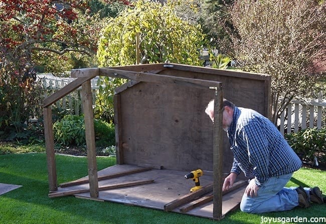 outdoor nativity scene