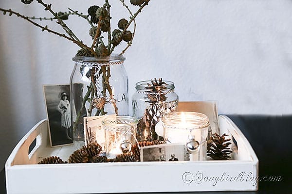 Holiday vignette in a small tray