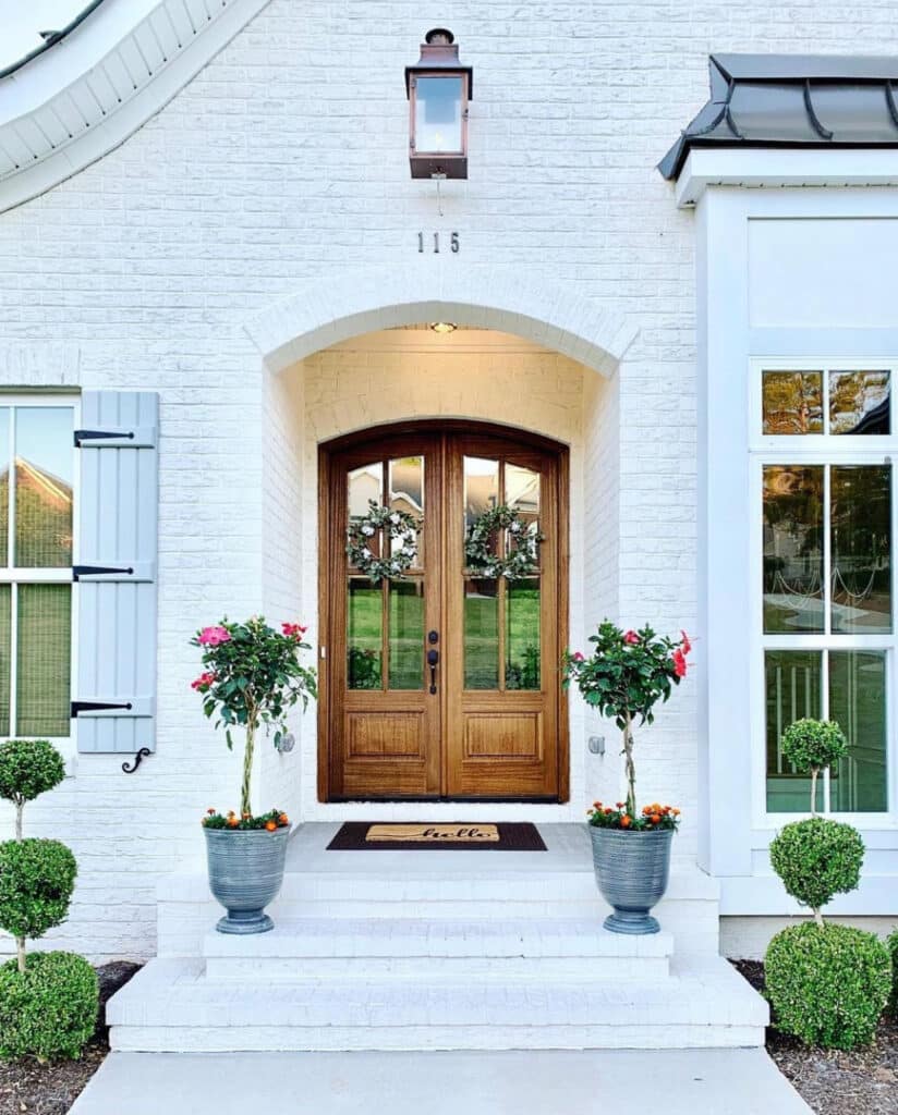 Front Porch Planter Displays: 20 Ideas To Brighten Your Entry